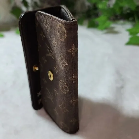 Authentic Louis Vuitton Mini Porte Feuille Keyring - Picture 6 of 13